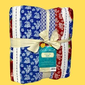 NWT Pioneer Woman Heritage Floral Quilt - King Size